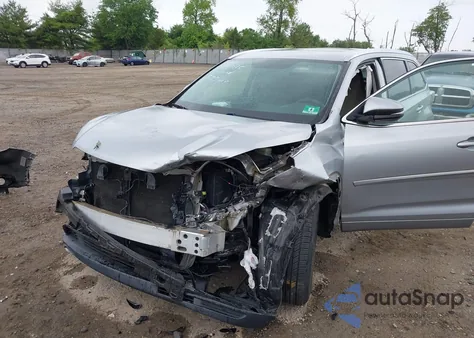 2016 Toyota Highlander Xle V6 z USA, uszkodzony, nr VIN 5TDJKRFH7GS321461